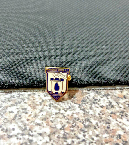 Spilla pin badge - badge, distintivo