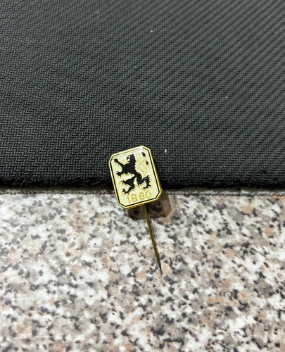 Spilla pin badge distintivo - pin,